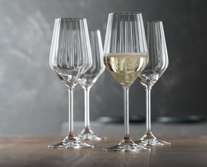 SPIEGELAU Lifestyle Champagne Glass in use
