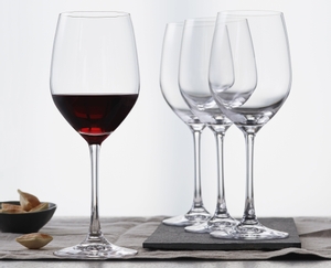 SPIEGELAU Vino Grande Bundle Red and White Wine Glasses in use