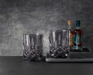 NACHTMANN Noblesse Whisky tumbler - smoke in use