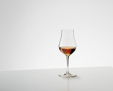 RIEDEL Sommeliers Cognac XO in use