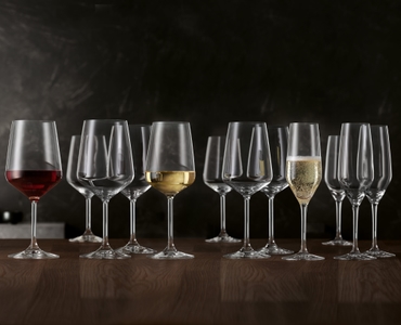 SPIEGELAU Style Bundle Wine and Champagne Glasses in use