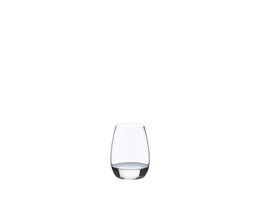 RIEDEL The O Wine Tumbler Spirituosen gefüllt mit einem Getränk auf weißem Hintergrund