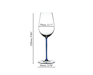 A RIEDEL Fatto A Mano Riesling glass in dark blue stands together with a RIEDEL Fatto A Mano Amadeo Decanter, a white, a green, a yellow, a red and a black RIEDEL Fatto A Mano Riesling glass on a white set table. 