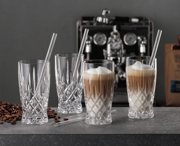 NACHTMANN Noblesse Latte Macchiato + pajitas en uso