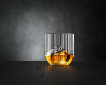 SPIEGELAU Linear Tumbler à Whisky en action