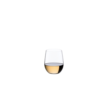 RIEDEL The O Wine Tumbler Viognier/Chardonnay gefüllt mit einem Getränk auf weißem Hintergrund