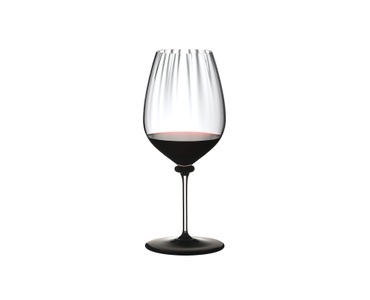 RIEDEL Fatto A Mano Performance Cabernet/Merlot - black base filled with a drink on a white background