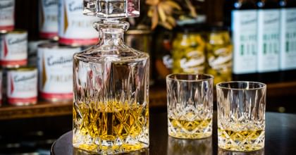 Nachtmann Noblesse Whisky Set filled 4000x2100px