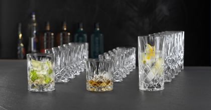 Je sechs NACHTMANN Noblesse Whisky Tumbler, SOF und Longdrinkgläser, ein Glas ist jeweils gefüllt