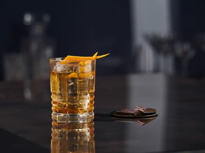 NACHTMANN Highland Tumbler, gefüllt mit Rum-Cocktail