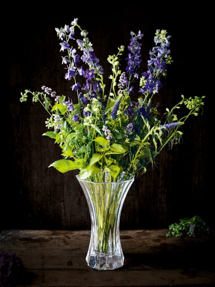 NACHTMANN Saphir Vase 30 cm – Klare Linien, brillante Präsenz