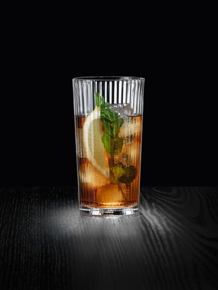 NACHTMANN Aperitivo Longdrinkglas, gefüllt mit Eistee