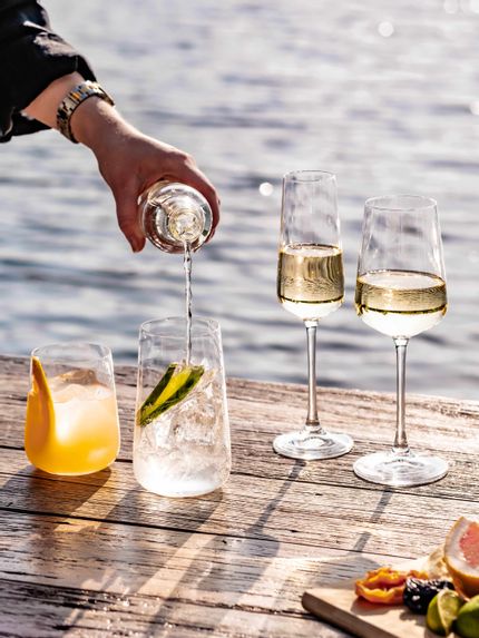 Image of Spiegelau Capri collection on a deck with water in the background