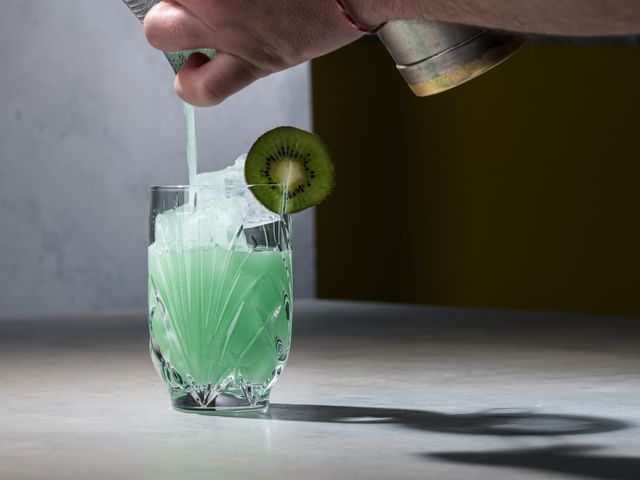 Monster Juice cocktail in NACHTMANN Palais juice tumbler