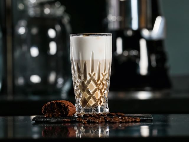 NACHTMANN Noblesse Barista Glass, filled with Latte Macchiato